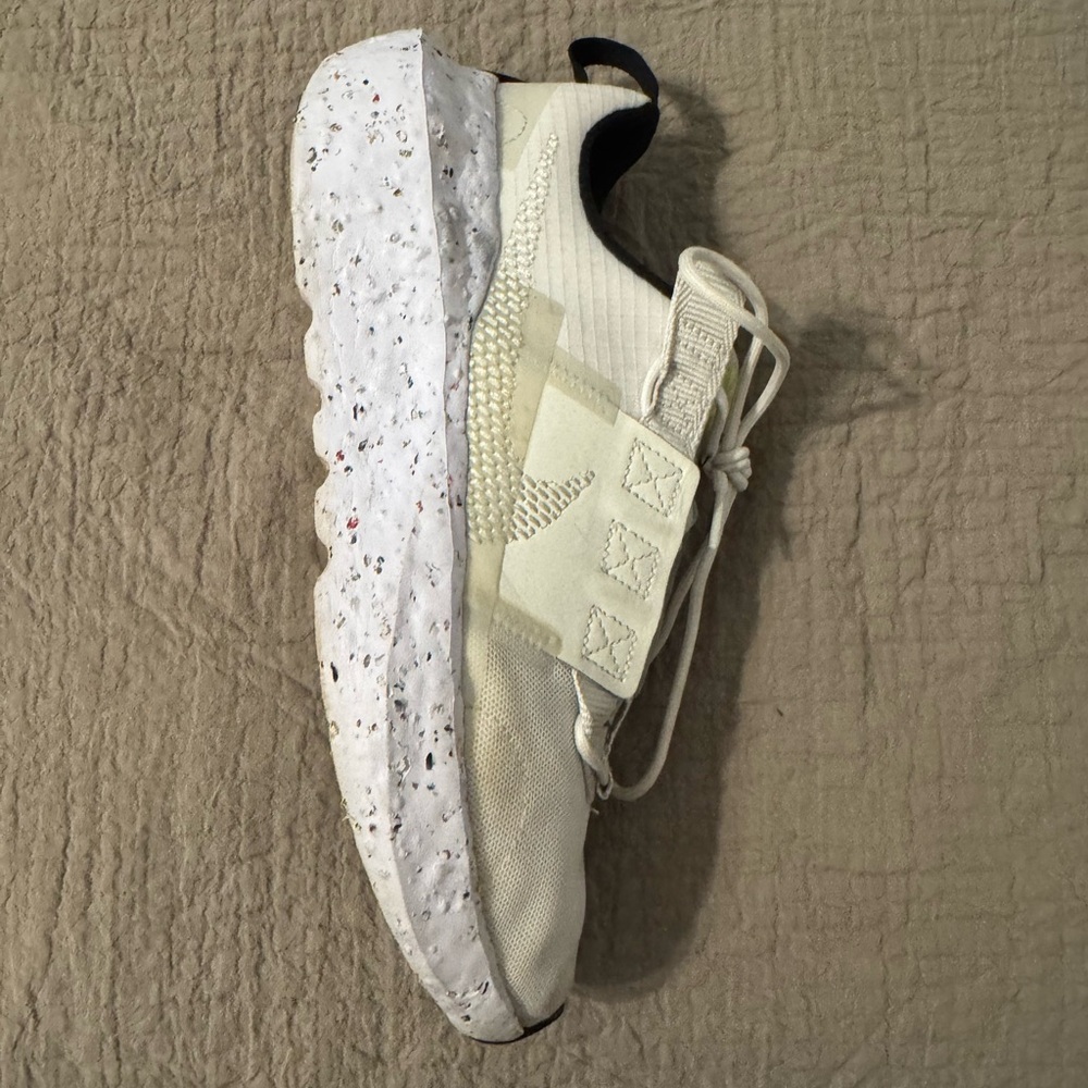 Nike Cream Athletic Shoes